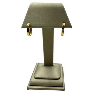 10K Yellow Gold Oval Hoop Earrings (20139)